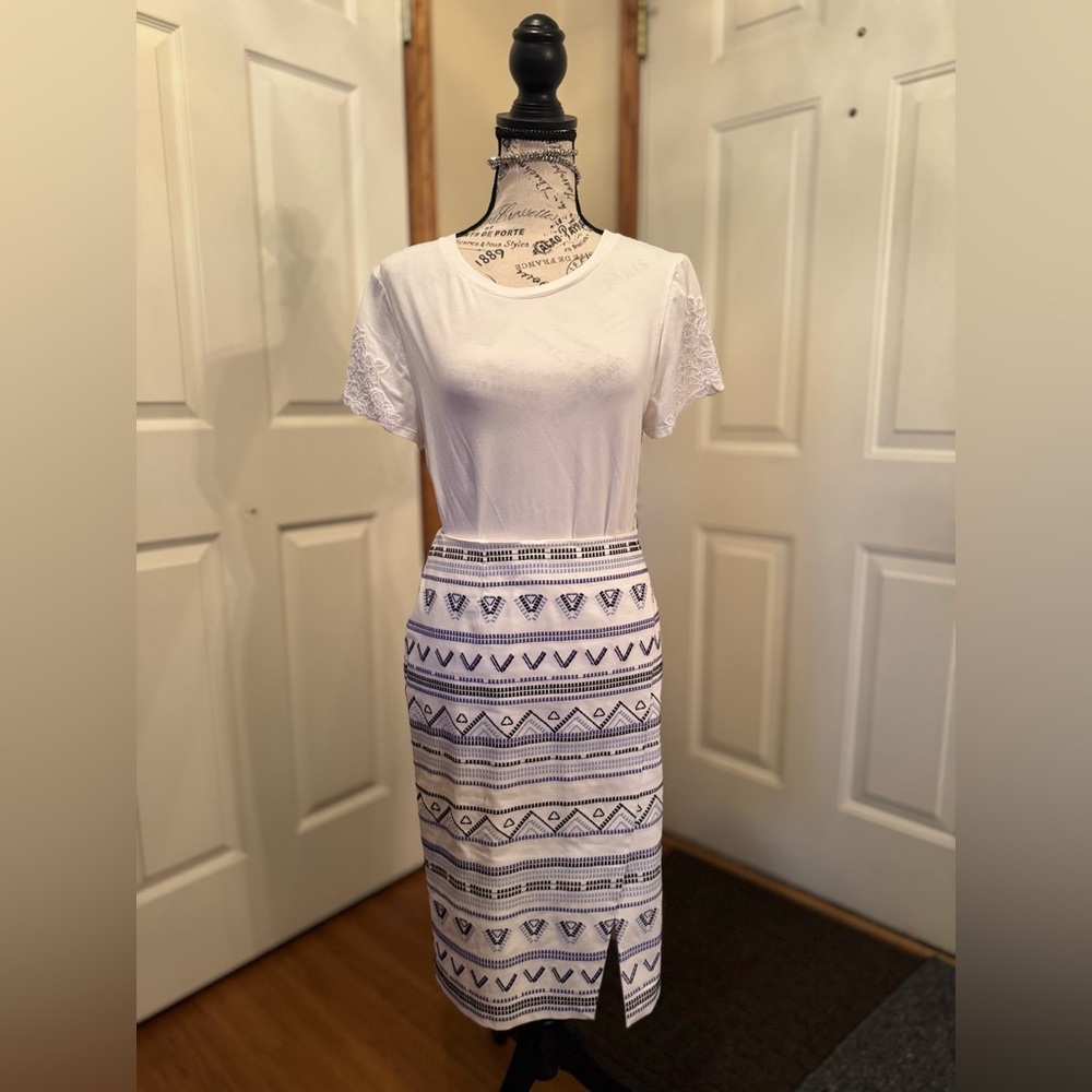 White House Black Market Geometric Black and White Pencil Skirt